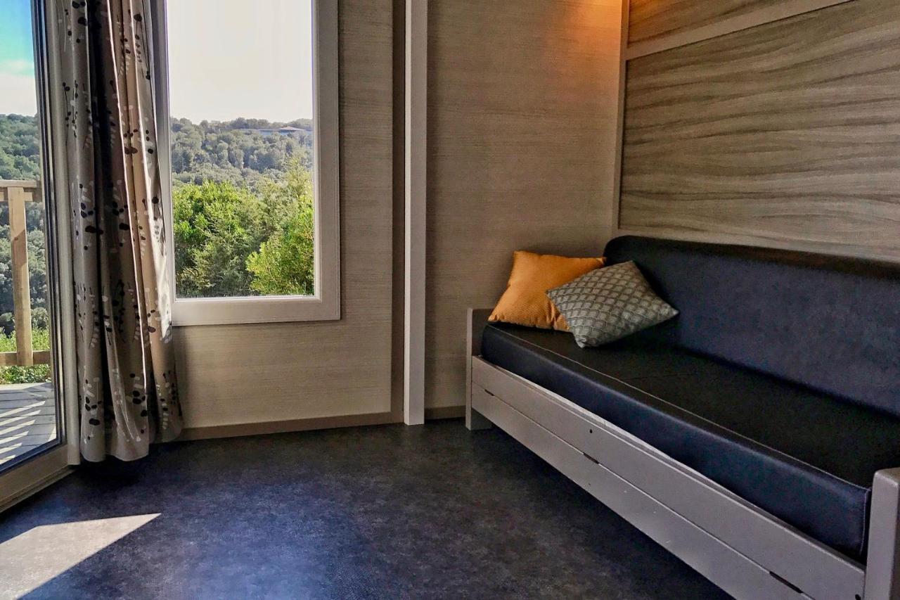 Les Suites De Pertamina Бонифачо Екстериор снимка